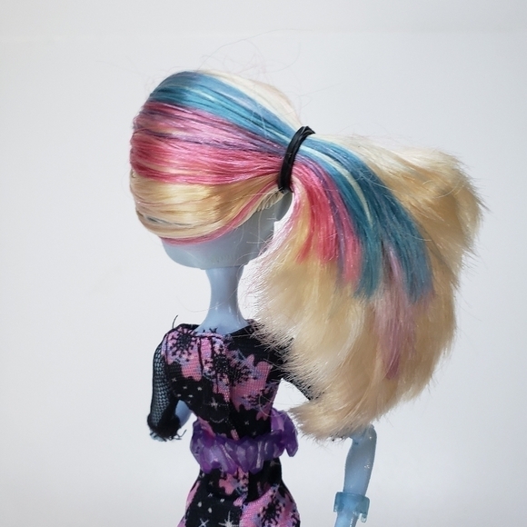 Monster High Coffin Bean Abbey Bominable Doll - Picture 4 of 4